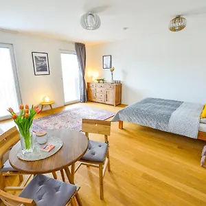 Apartment Design Stadhalle I Brandnew, Wien